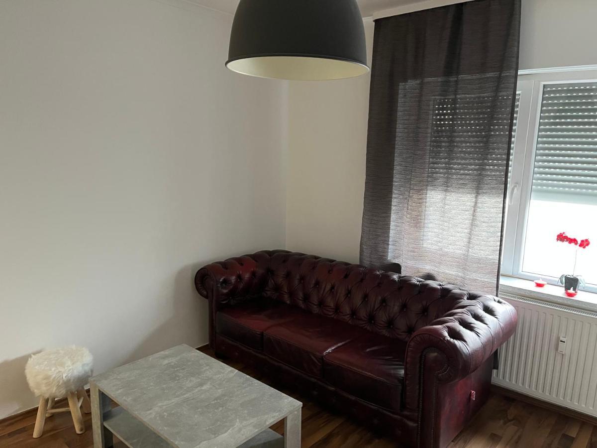 Schöne kleine Wohnung mit Terrasse Nähe Centro Oberhausen  Exterior foto